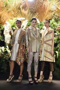 Pesona Tenun Sundawa Lombok Timur di Tangan Denny Wirawan