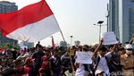 Massa Aksi #STMMelawan Tertahan di Flyover Pejompongan