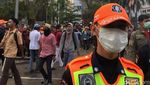 Menjaga KRL Tetap Beroperasi di Tengah Demo Rusuh
