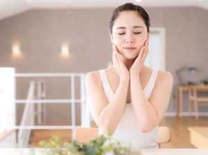 Serum atau Moisturizer Dulu? Ini Urutan Pemakaian Skincare yang Benar