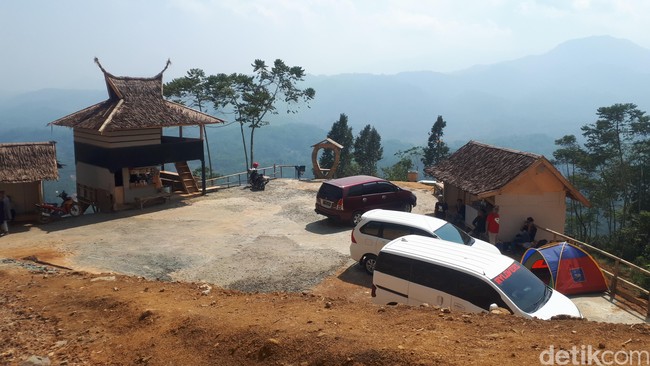 Liburan ke Negeri di Atas Awan Gunung Luhur, Habis Uang Berapa?
