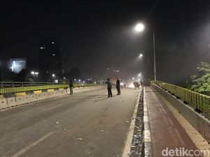 Usai Dialog dengan Marinir, Massa Turun dari Flyover Slipi Arah Grogol