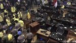 Gedung DPRD Sumbar Porak Poranda Imbas Aksi Demo Mahasiswa