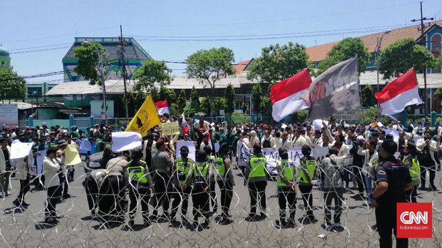 Mahasiswa Surabaya Demo DPRD, Polisi Siapkan 700 Personel