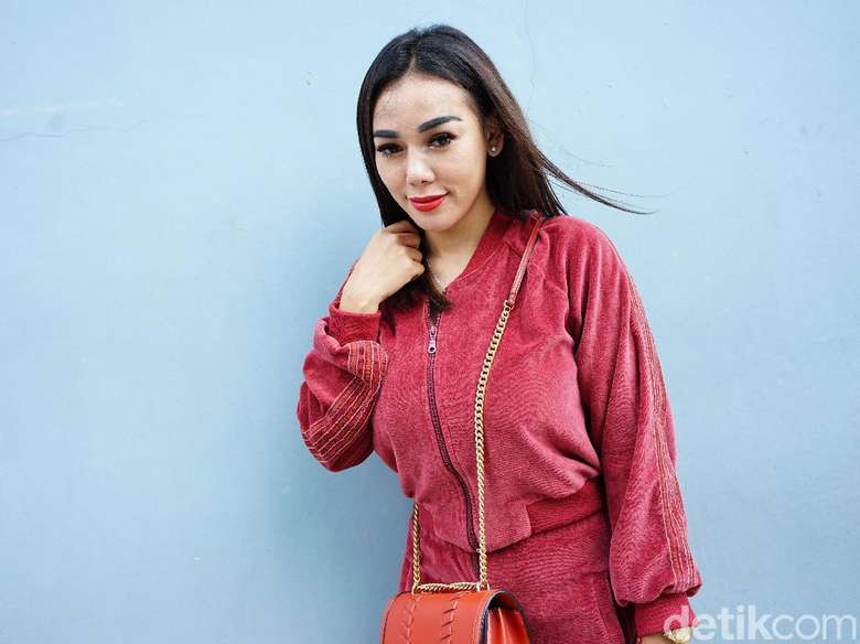 Sedang Bermasalah, Atta Halilintar-Bebby Fey Malah Kepergok Asik Dugem Sedang Bermasalah, Atta Halilintar-Bebby Fey Malah Kepergok Asik Dugem