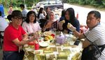 Ini Momen Seru Menteri Hukum dan HAM, Yasonna Laoly Saat Kulineran