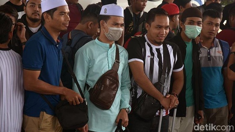 46 Mahasiswa Malaysia di Riau Dipulangkan karena Kabut Asap 46 Mahasiswa Malaysia di Riau Dipulangkan karena Kabut Asap