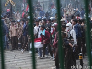 Kritik Aksi #STMmelawan, Netizen: #RusuhTidakKeren