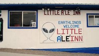 Area 51 merupakan pangkalan udara rahasia milik pemerintah Amerika. Viralnya acara Storm Area 51, membuat lokasi Nevada yang penuh dengan gurun, jadi destinasi wisata yang ramai. Foto: Istimewa