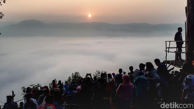 Gunung Luhur di Banten
