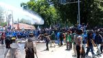 Penampakan Demo Mahasiswa yang Ricuh di Palu