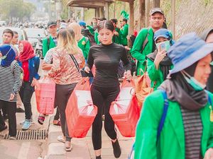 Gara-gara Ini, Awkarin Jatuh Cinta dengan Presiden Mahasiswa BEM UGM