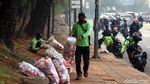 Sampah Sisa Demo di DPR Dibersihkan