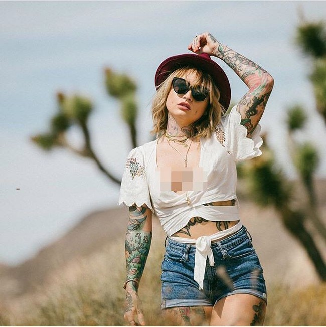  Wanita berusia 31 tahun ini mulai menjadi model pada usia muda dan selama beberapa tahun belakangan mendapatkan popularitas online. Foto: Instagram