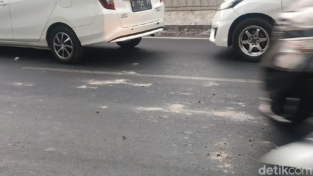 Hendak Demo ke DPR, Massa Pelajar Bawa Batu dan Bambu