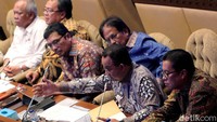Dalam rapat dihadiri oleh Menteri PUPR Basuki Hadimuljono, Menteri PPN/Kepala Bappenas Bambang Brodjonegoro, Menteri Agraria dan Tata Ruang (ATR) Sofyan Djalil. Rencananya juga turut hadir Menteri Keuangan Sri Mulyani Indrawati.