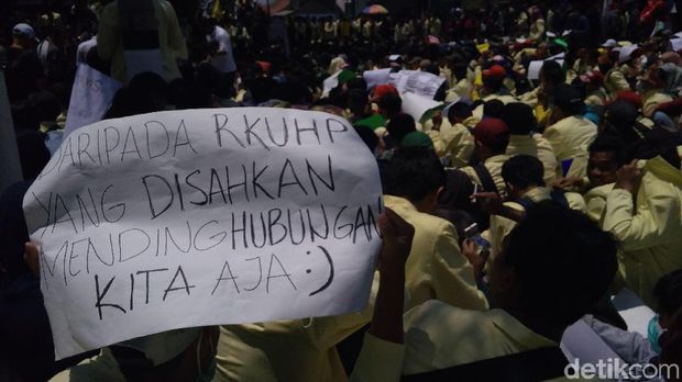 Demo, Mahasiswa Kuningan: Tuntutan Kami Simpel, Bukan Tumbangkan Rezim!