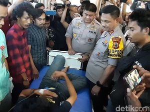 Kapolda Sulsel Besuk Mahasiswa Korban Demo Ricuh di Makassar