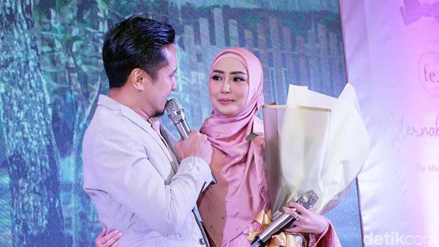 Fenita Arie dan Arie Untung saat ditemui di kawasan Mahakam.