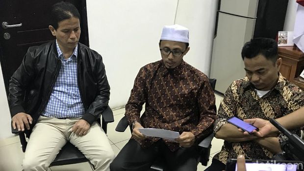  DPRD Provinsi Sumatera Barat melaporkan para demonstran yang melakukan aksi.