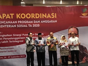 Tekan Kemiskinan, 92% Anggaran Kemensos untuk Bansos Tahun 2020
