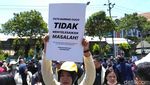 Massa Mahasiswa Geruduk DPRD Jatim