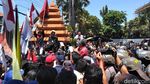 Massa Mahasiswa Geruduk DPRD Jatim