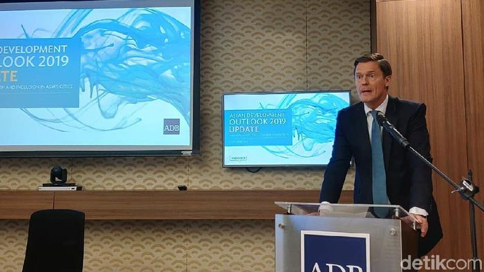 Country Director ADB Winfried F. Wicklein/Foto: Eduardo Simorangkir/detikcom Country Director ADB Winfried F. Wicklein/Foto: Eduardo Simorangkir/detikcom