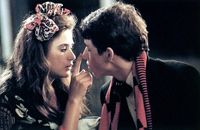 Demi Moore dan Jon Cryer di film 'No Small Affair'. Dok. Columbia Pictures