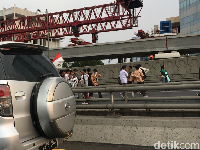 Berita Populer: Demo Bawa Mobil Eropa, Ratusan Subaru Dilelang