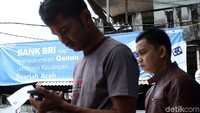 Diakui Deny memang kalau berganti jadi entitas anak usaha pastinya akan ada migrasi. Mulai dari simpanan hingga pinjaman. Untuk migrasi simpanan pastinya akan lebih cepat dibanding dengan migrasi nasabah pinjaman. Begitu pun dengan sistem gaji, Deny mengaku saat ini belum dapat memastikan akan memilih opsi yang mana antara tetap bertahan atau pindah ke luar cabang Provinsi Aceh.