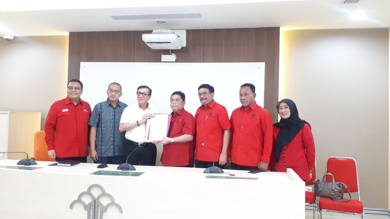 PDIP Daftarkan Kepengurusan Baru Hasil Kongres Bali ke Kemenkum HAM PDIP Daftarkan Kepengurusan Baru Hasil Kongres Bali ke Kemenkum HAM