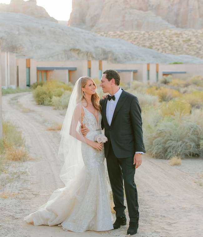 Pernikahan DJ Tiësto dan Annika Backes baru saja melangsungkan pernikahan pada Sabtu minggu lalu. Pasangan tersebut pun belum lama ini mengunggah foto-foto hari bahagia mereka di Instagram. Foto: Instagram @annikaverwest