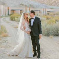 Pernikahan DJ Tiësto dan Annika Backes baru saja melangsungkan pernikahan pada Sabtu minggu lalu. Pasangan tersebut pun belum lama ini mengunggah foto-foto hari bahagia mereka di Instagram. Foto: Instagram @annikaverwest