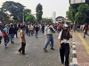Demo Ricuh, Kemendikbud Minta Pemda Larang Pelajar Terlibat Unjuk Rasa