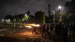 Hingga Malam Hari, Palmerah Masih Membara