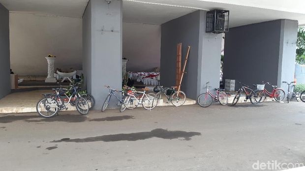 Naik Sepeda ke Gedung DPR, Anies Baswedan Bersyukur Bisa Sampai Selamat
