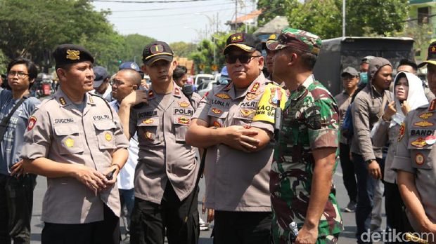 Kapolda Jatim Tegaskan Tak Ada Kekerasan Saat Amankan Aksi Demo