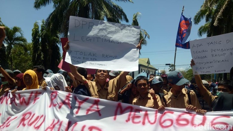 Keluarga Minta Jenazah Randi Mahasiswa di Kendari Diautopsi