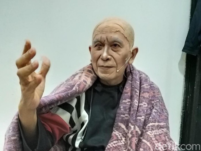 Putu Wijaya di pertunjukan Teater Mandiri berjudul Peace di Graha Bhakti Budaya, TIM, Jakarta Pusat, Rabu (25/9)