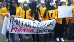 Massa Aksi #MagelangBergerak Long March ke DPRD Kota Magelang