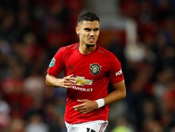 Peluang berbahaya pertama diperoleh pada menit ke-18 lewat sepakan jarak jauh Andreas Pereira, namun kiper Rochdale, Robert Sanchez, berhasil menepisnya. Istimewa/Jason Cairnduff/Reuters.