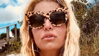 Jessica Simpson menjadi sorotan usai membagi kisahnya yang menjalani diet usai melahirkan dan berhasil menurunkan 45 kg. Dok. Instagram/jessicasimpson