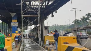 Mulai Diperbaiki, Begini Parahnya Kerusakan Gerbang Tol Depan DPR
