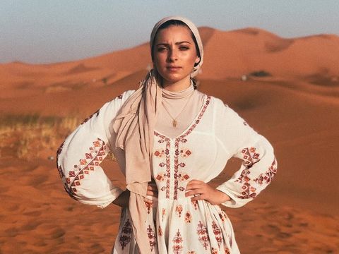 Selebgram AS Curhat Keluarganya Alami Diskriminasi Saat Salat di Tempat Umum