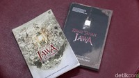 Buku kedua Jagat Lelembut mengungkap berbagai hal tentang dunia lelembut sekaligus ilustrasi yang membuat ngeri.  Foto: Asep Syaifullah/detikHOT
