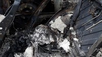 Kala itu Didi memarkirkan mobilnya di kantor Perbakin. Kemudian ia juga sempat melihat ada kobaran api yang disebut petugas setempat berasal dari bus terbakar. Tak disangka, Jeep Rubicon Wrangler miliknya pun ikut hangus. Didi pun sempat mengungkapkan kesedihannya itu di akun instagram pribadinya. Foto: Wakil Ketua KONI Dodi O Affandy (dok.pribadi)