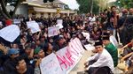 Gema Suara Aspirasi di depan Gedung DPRD Wonosobo