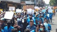 Berdasarkan pantauan, massa aksi long march berangkat dari Alun-alun Kota Magelang, Kamis (26/9/2019).