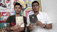 Dua bukunya sukses digemari para pembaca hingga buku pertama cetak ulang ke-10 kalinya.  Foto: Asep Syaifullah/detikHOT